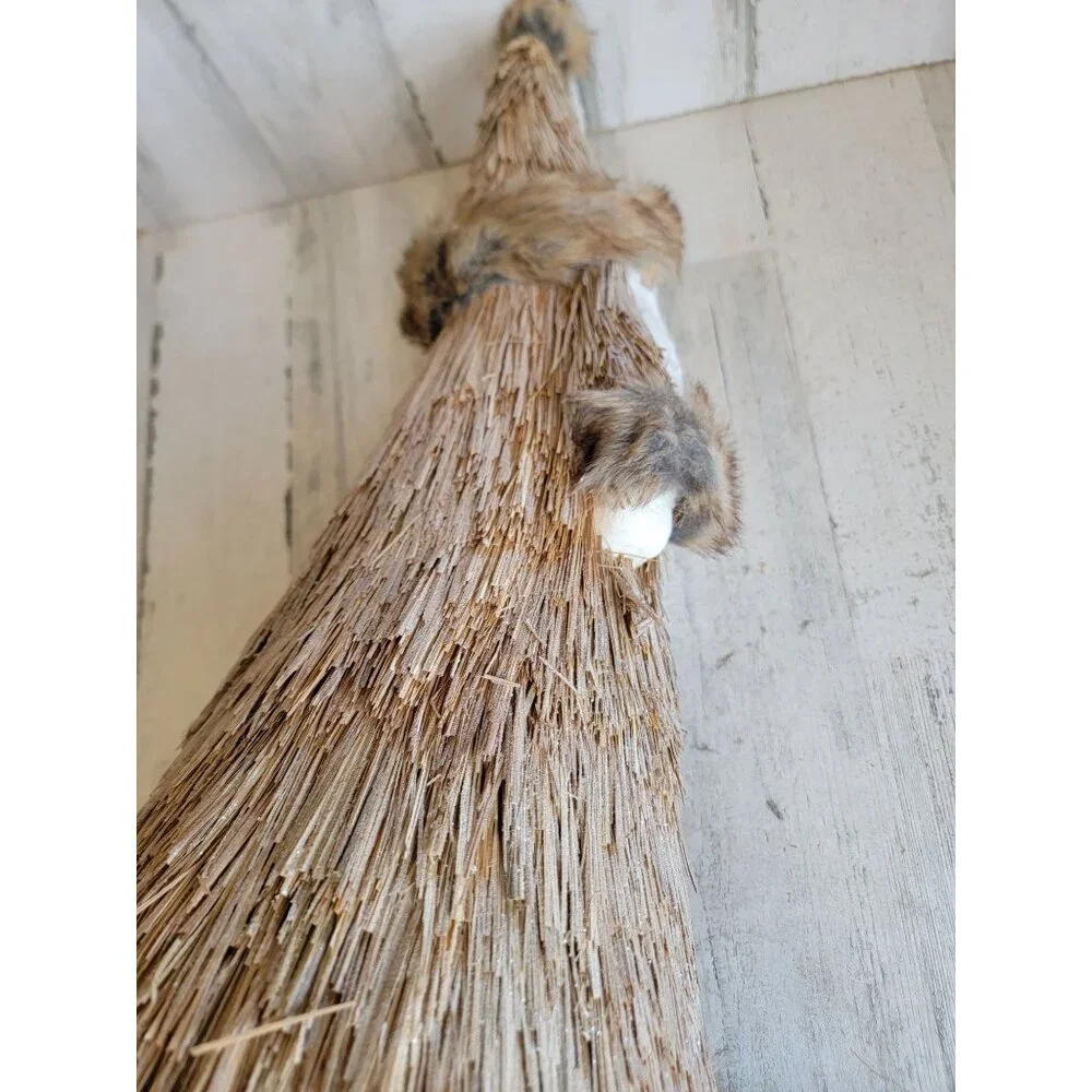 Pier‎ 1 Sisal brown Santa bottle brush wizard bristle Xmas home decor